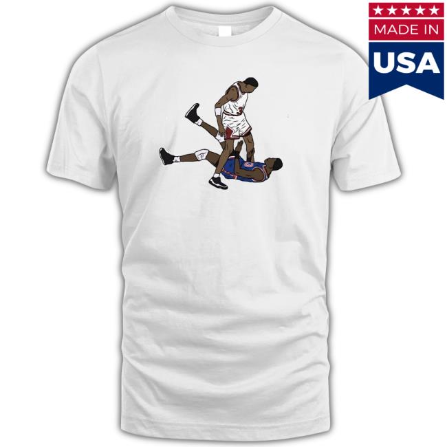 Scottie Pippen Standing Over Patrick Ewing Basketball Tee