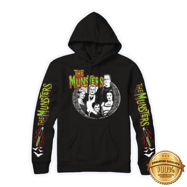 Trending Cavitycolors Store The Munsters: Die Laughing - Pullover Funny Shirt