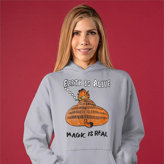 Dakotawint Garfield Cat Earth Is Alive Magic Is Real Tee Shirt White